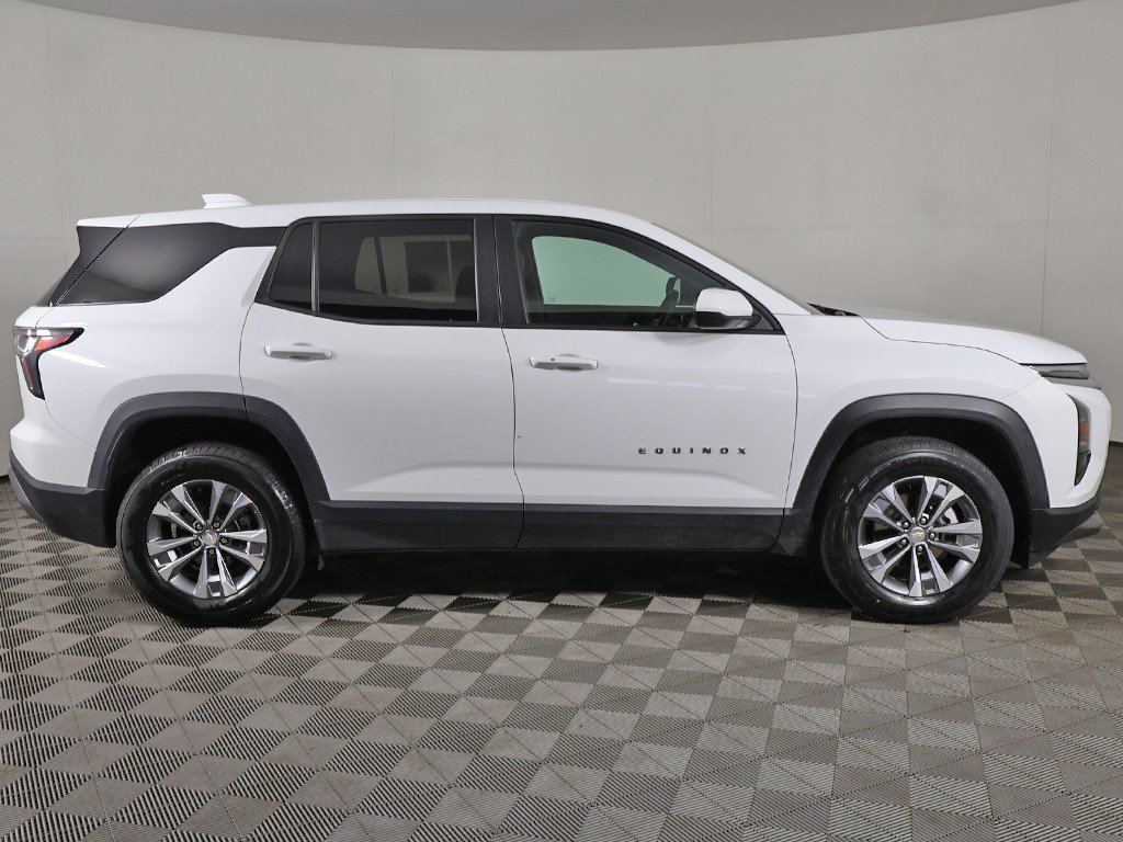 Used 2025 Chevrolet Equinox LT AWD/4WD image 18