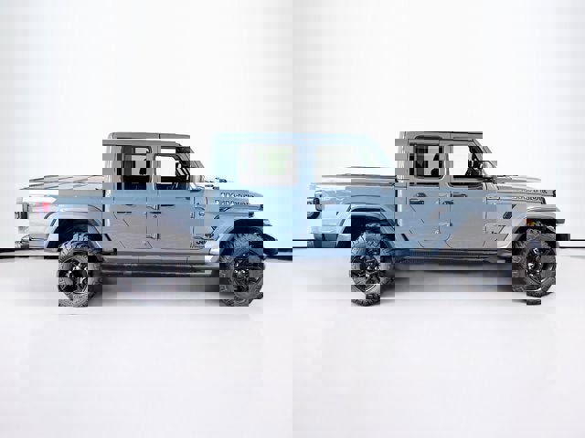 Used 2025 Jeep Gladiator Sport AWD/4WD image 4