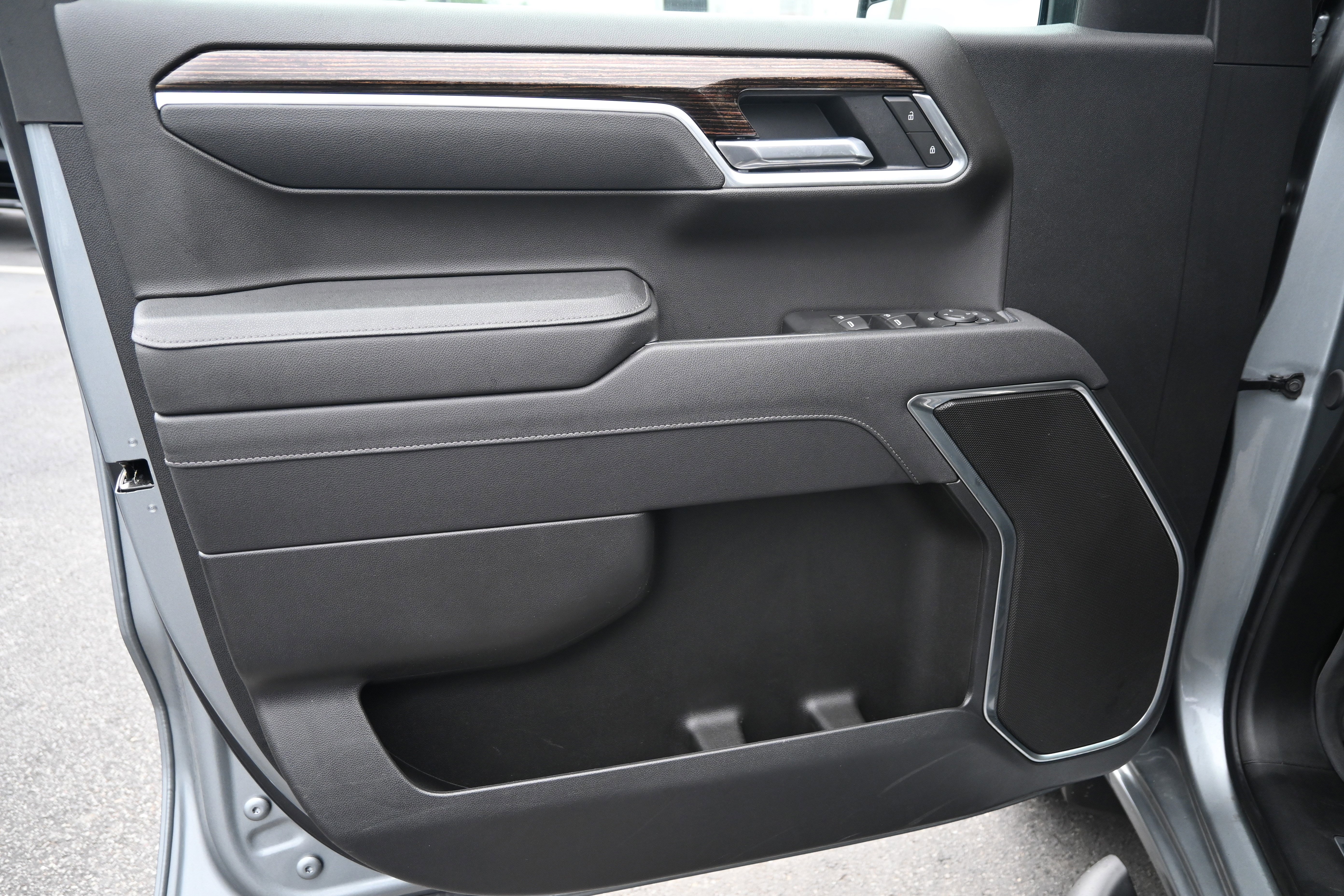 Used 2025 GMC Sierra 1500 Elevation image 15