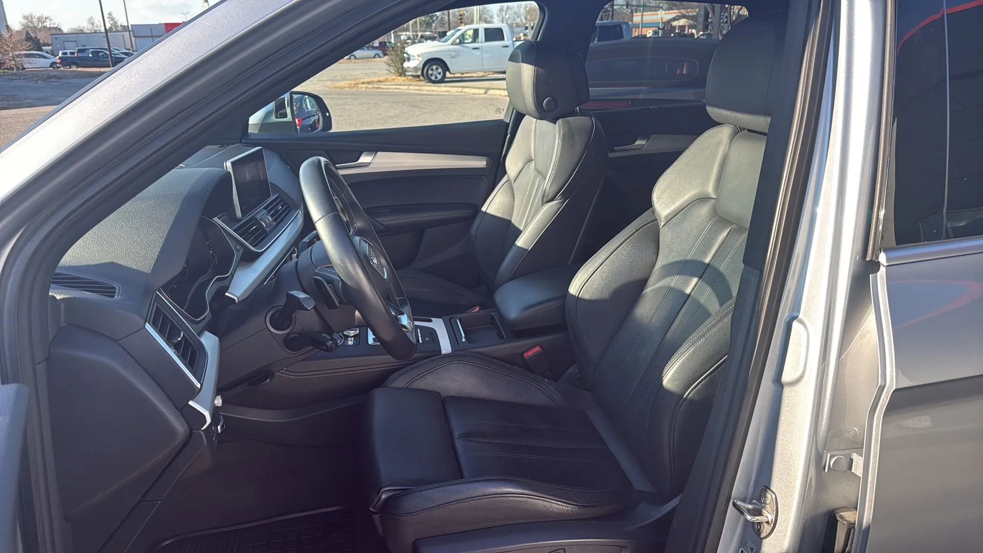 Used 2018 Audi SQ5 Prestige w/ Prestige Package AWD/4WD image 2