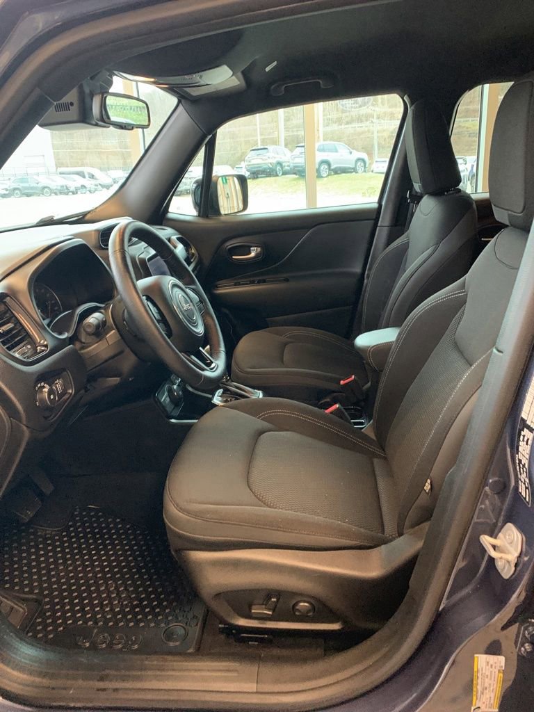 Used 2022 Jeep Renegade Altitude w/ Convenience Group image 5