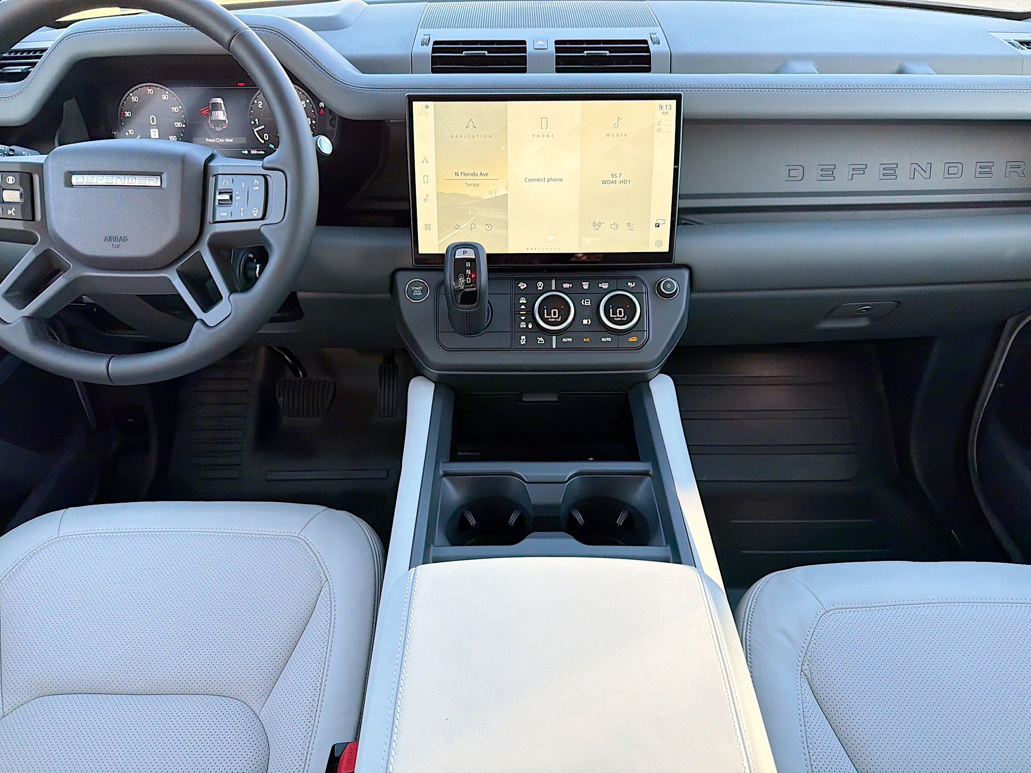 New 2026 Land Rover Defender 110 X-Dynamic SE AWD/4WD image 18