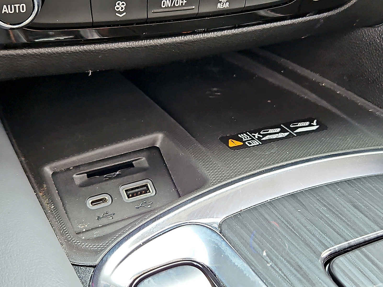 Used 2023 Buick Enclave Essence FWD image 25