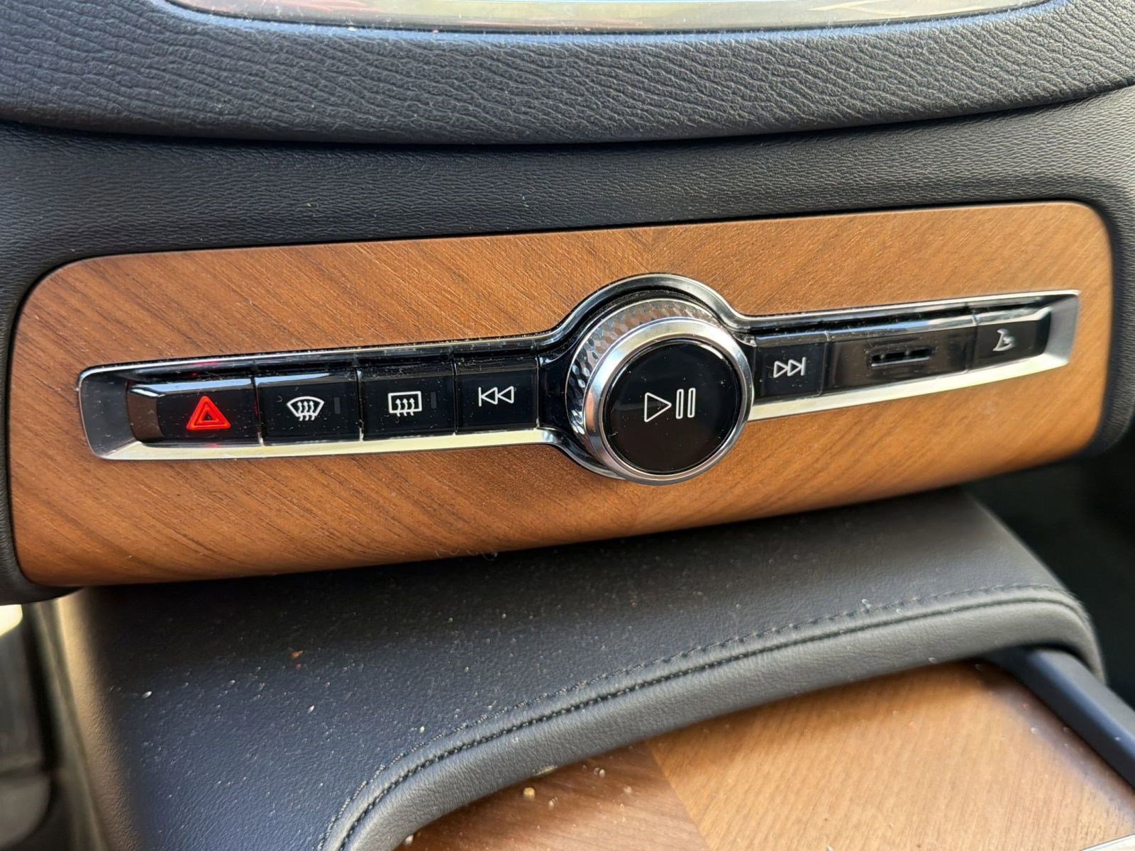 Used 2023 Volvo XC90 B6 Plus w/ Protection Package Premier AWD/4WD image 19