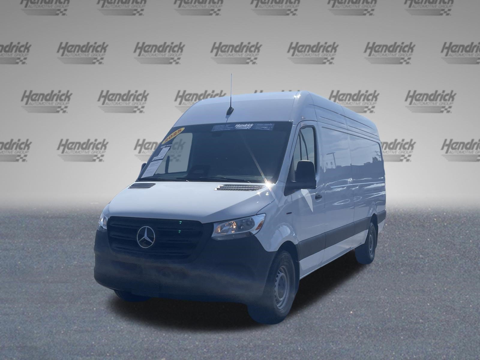 Used 2025 Mercedes-Benz eSprinter 170 Cargo image 4