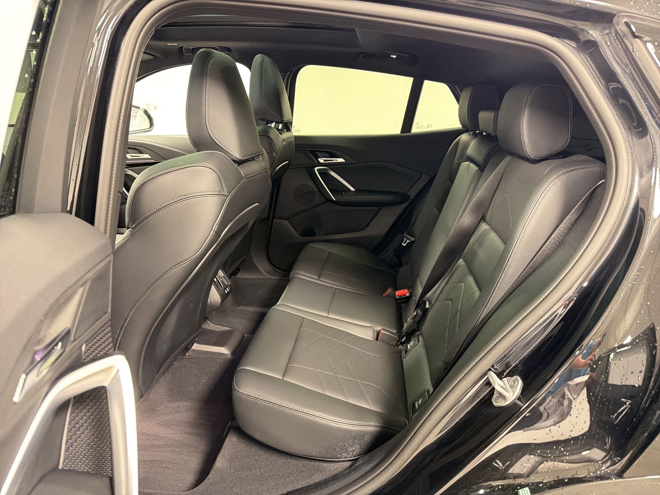 Certified 2025 BMW X2 xDrive28i image 14