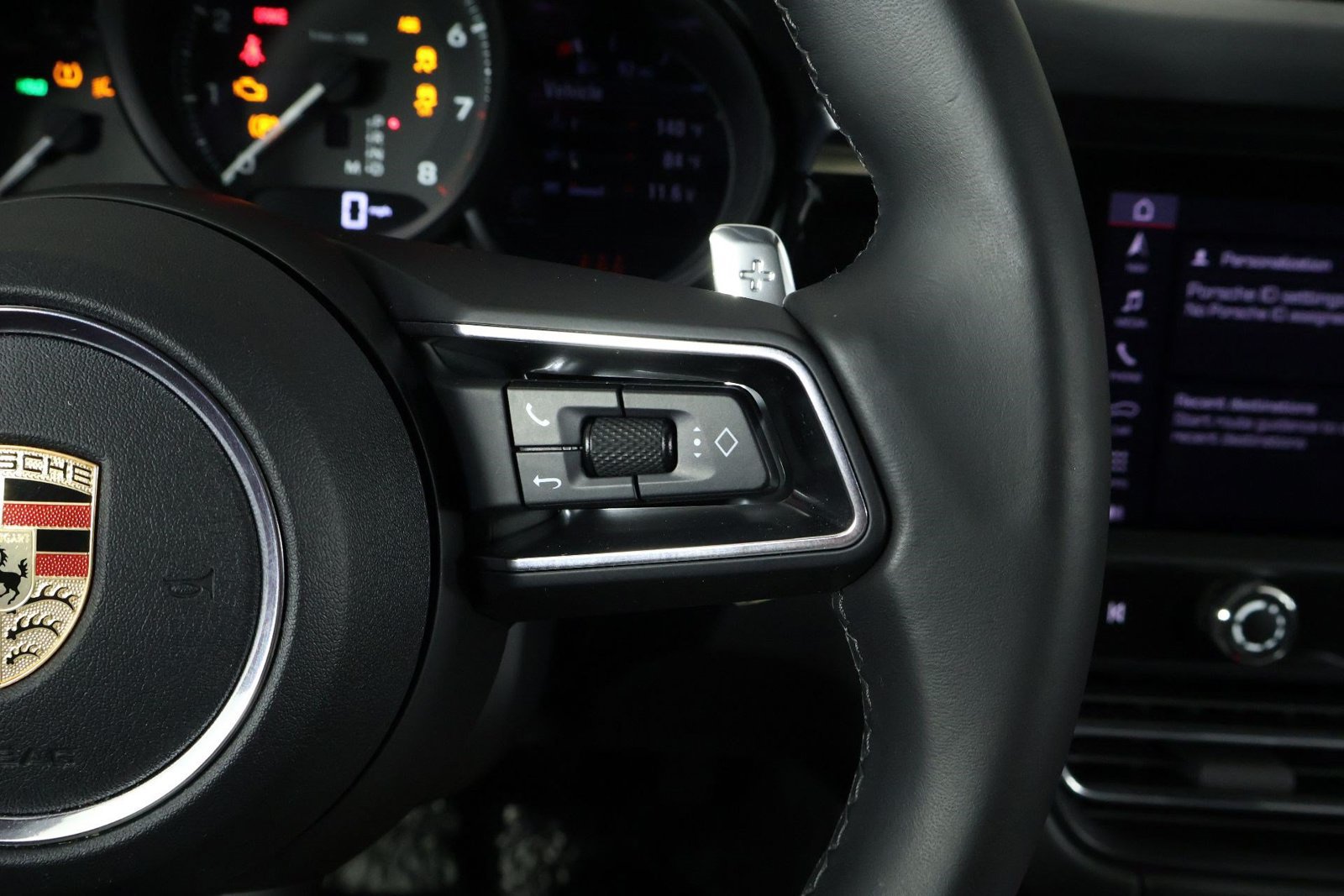 Certified 2023 Porsche Macan AWD/4WD image 15