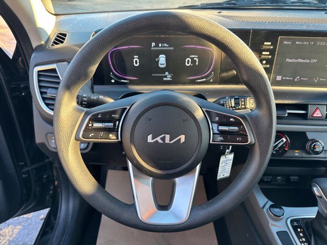Used 2024 Kia Seltos LX AWD/4WD image 12