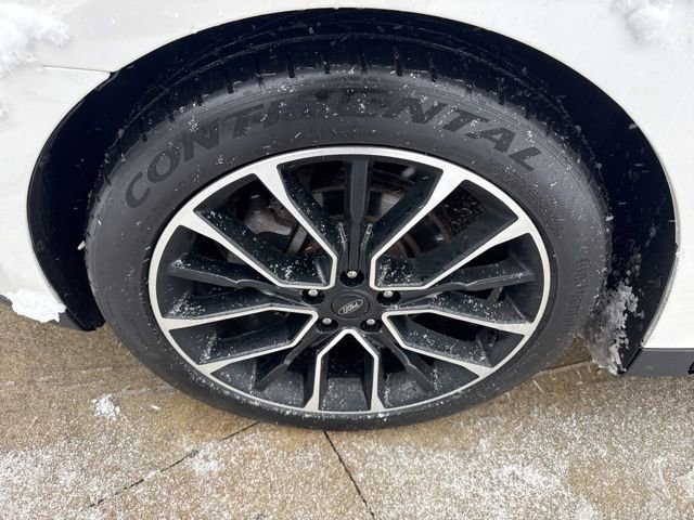 Used 2019 Ford Taurus Limited image 11