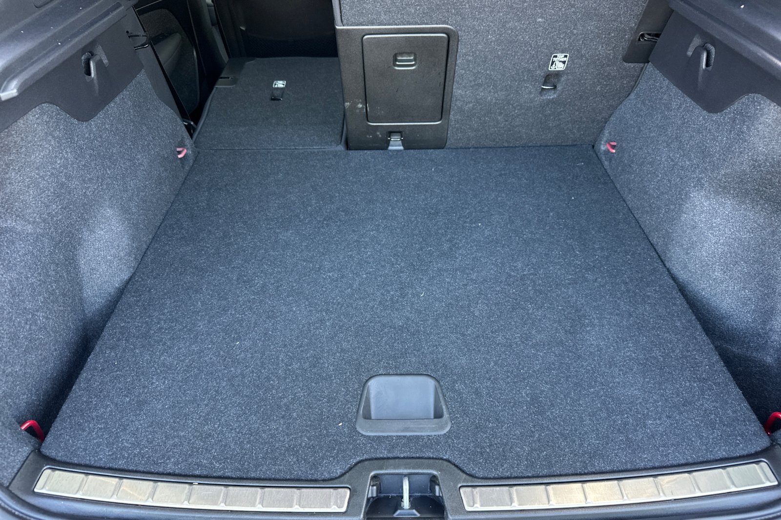Certified 2023 Volvo C40 Recharge Core AWD/4WD image 17