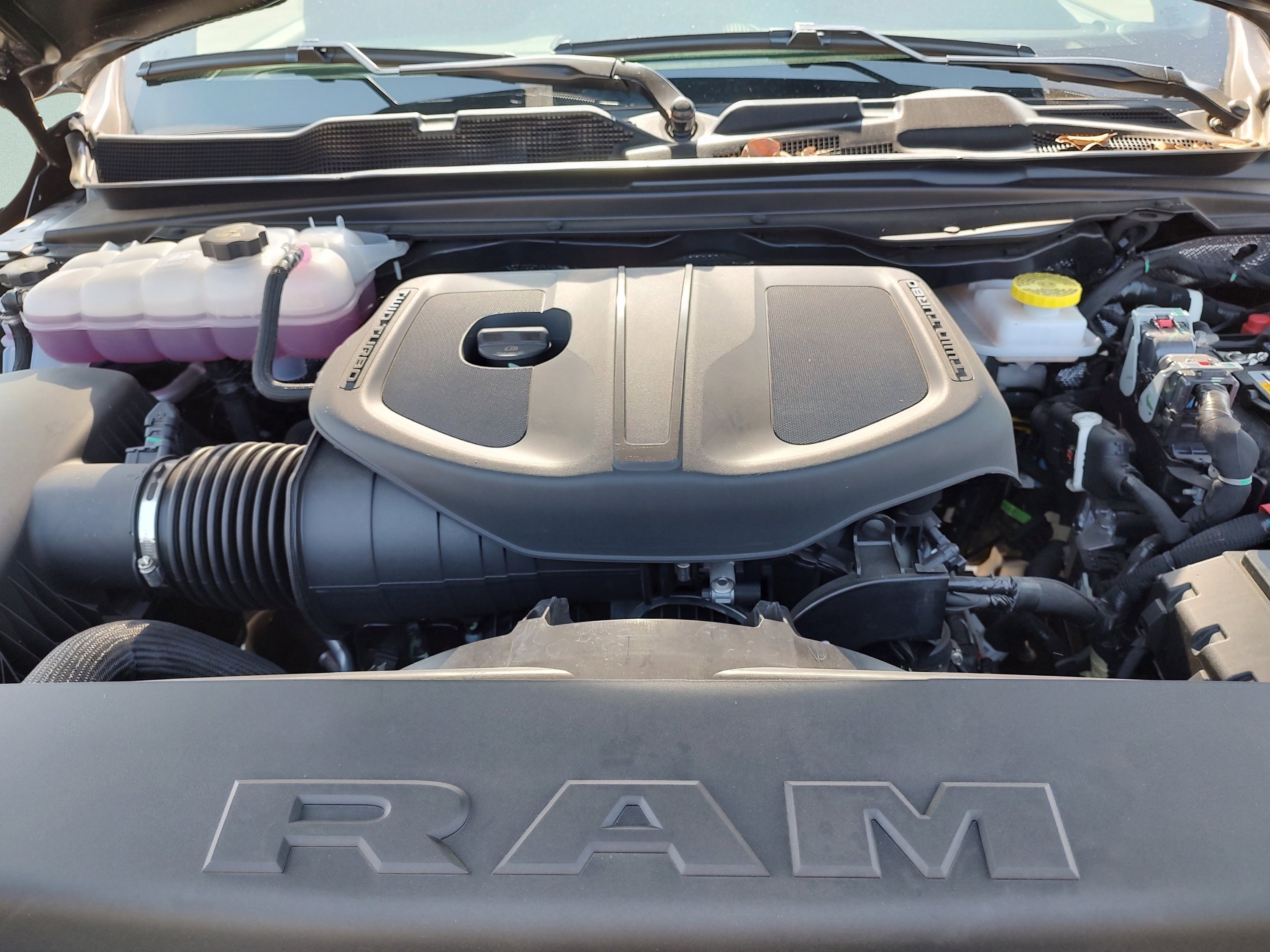 New 2025 RAM 1500 Laramie RWD image 32
