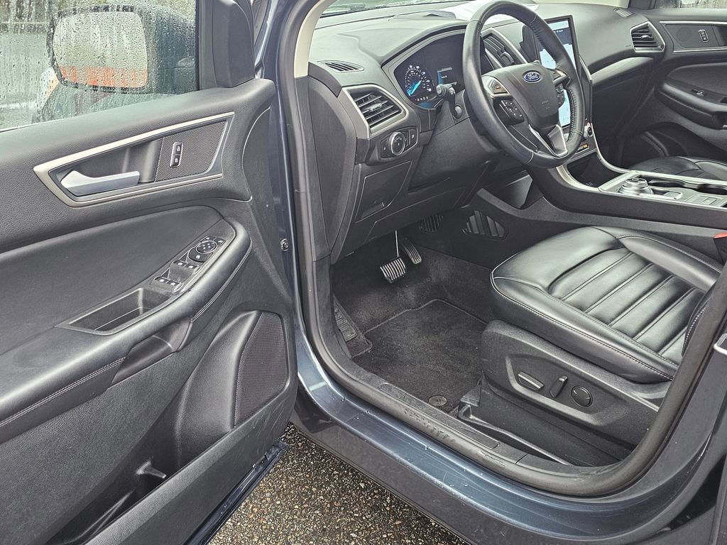 Used 2024 Ford Edge SEL image 16