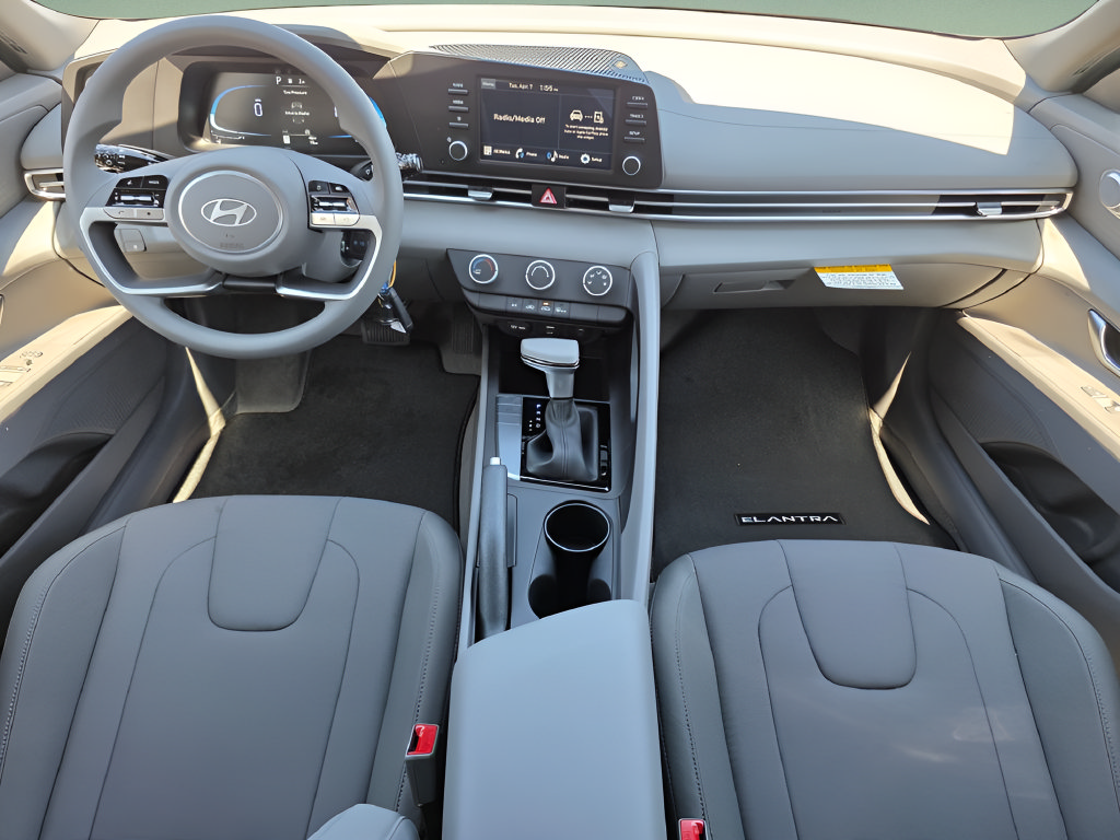 New 2026 Hyundai Elantra SE FWD image 15