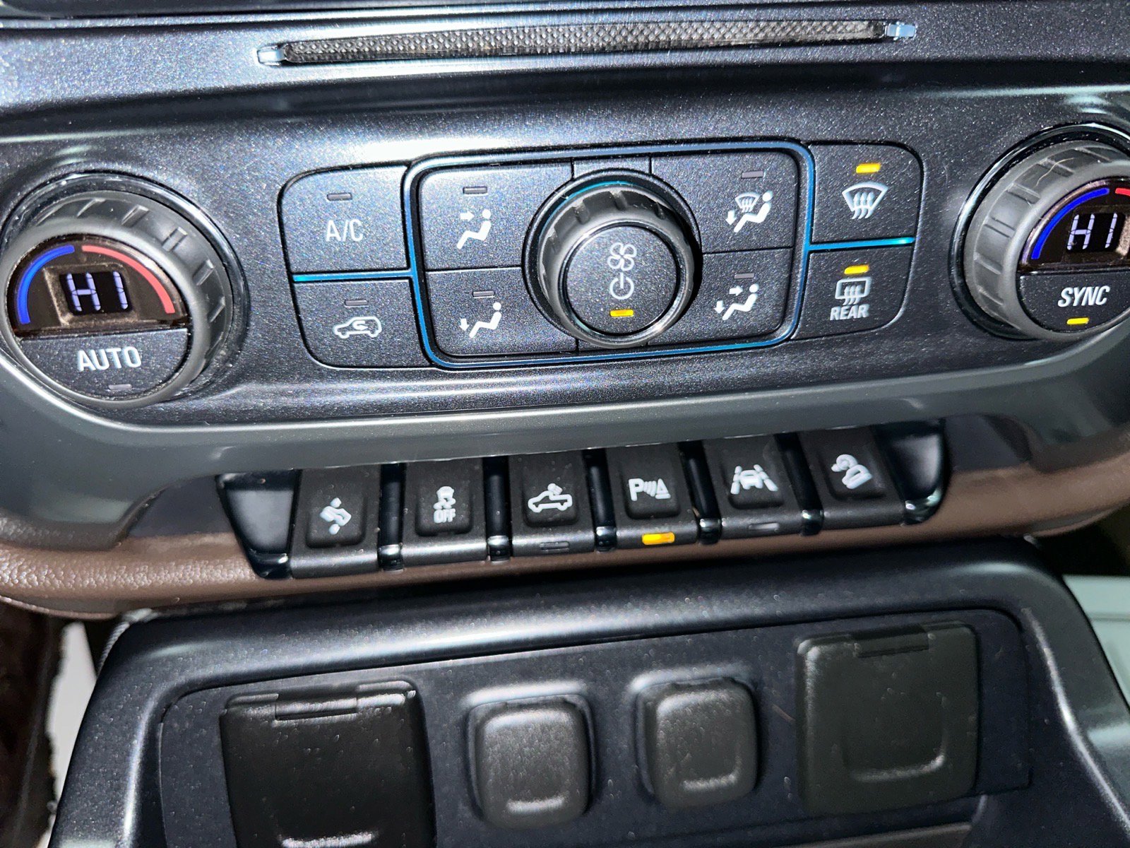 Used 2017 Chevrolet Silverado 1500 LTZ Z71 w/ LTZ Plus Package image 35