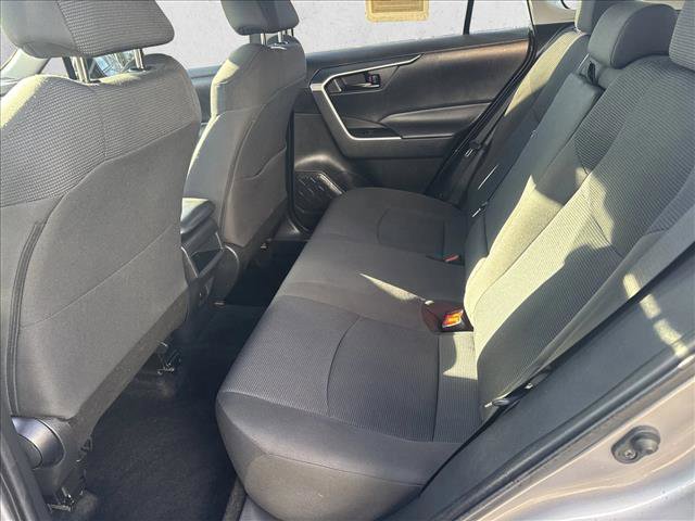 Used 2021 Toyota RAV4 LE image 17