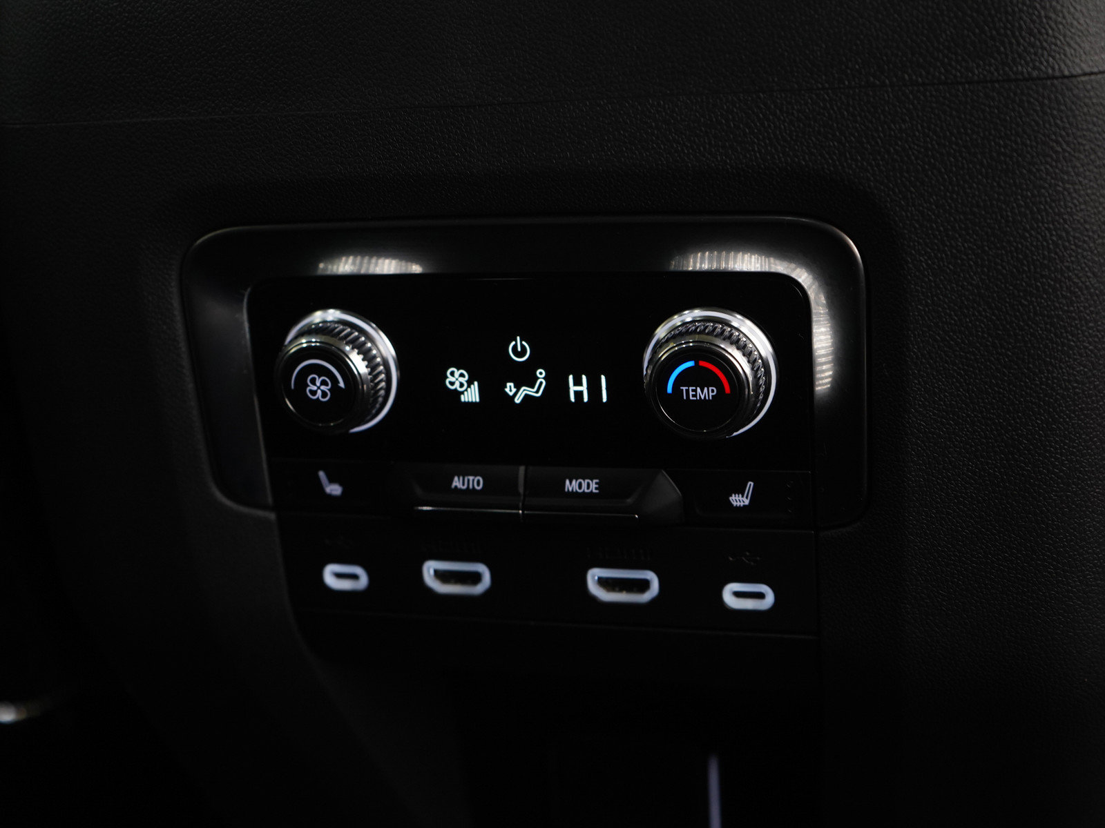 Used 2021 GMC Yukon XL Denali w/ Denali Ultimate Package image 18