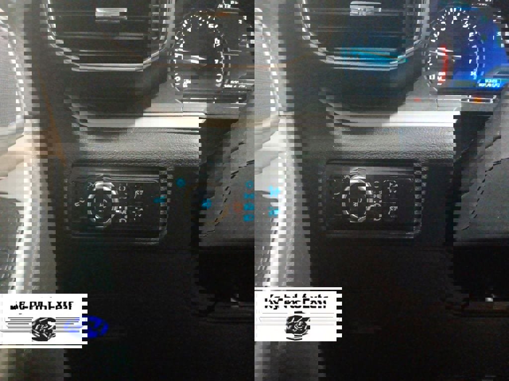 Used 2023 Ford Explorer XLT w/ Equipment Group 202A image 31