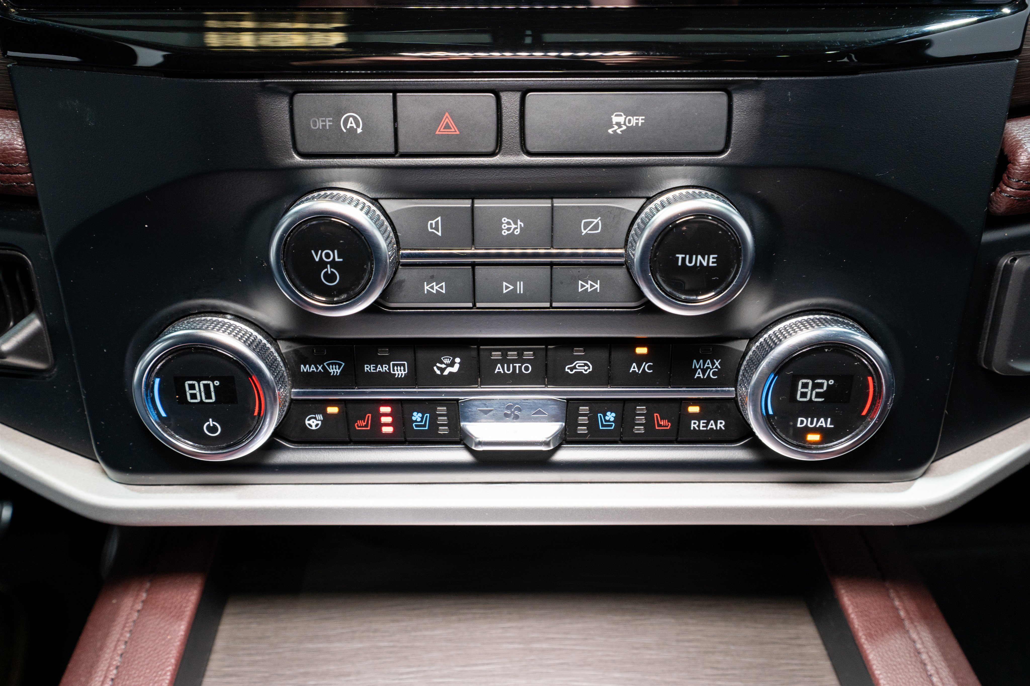 Used 2024 Ford Expedition Limited image 24