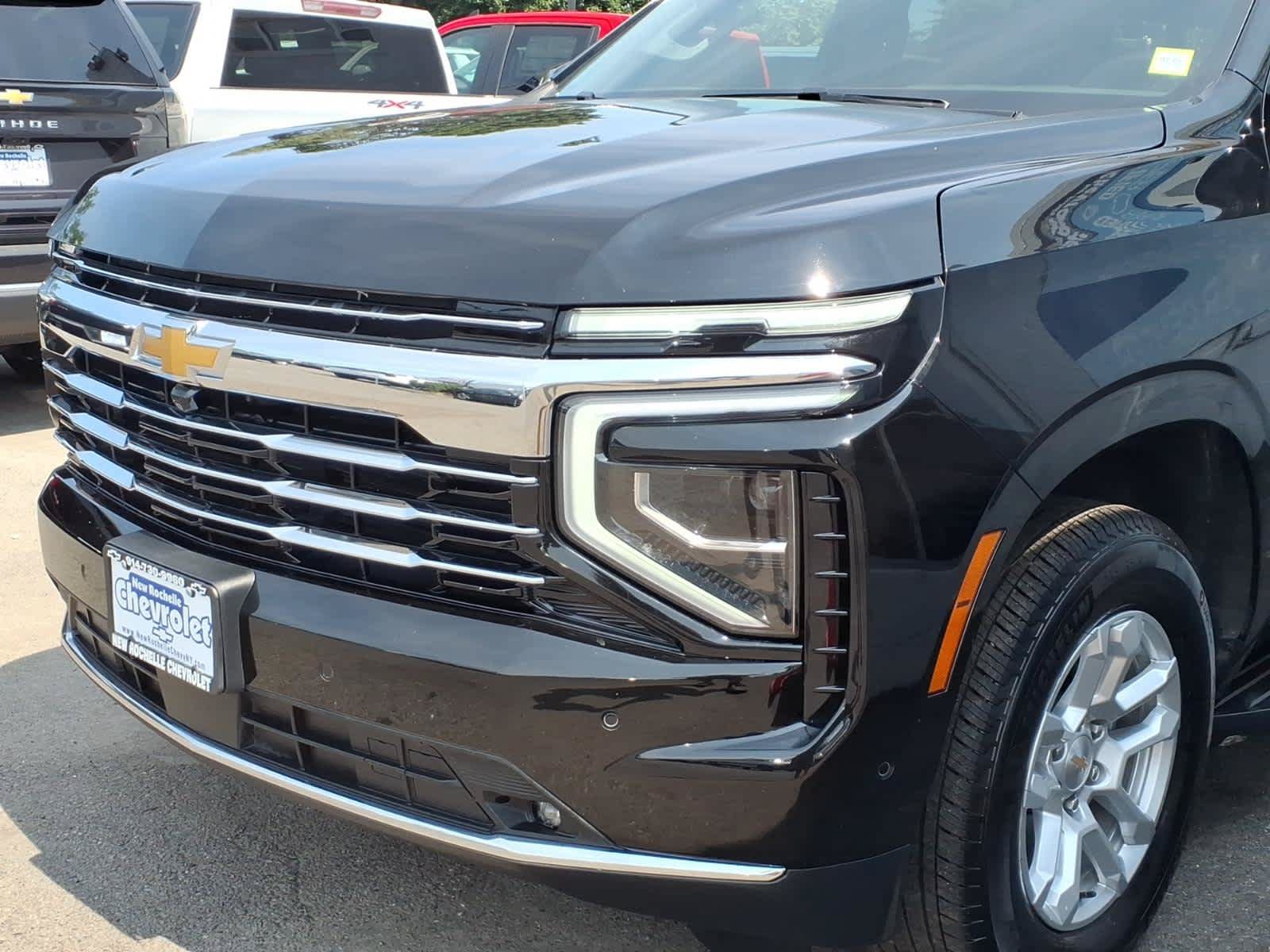 Used 2026 Chevrolet Suburban LT w/ Comfort Package AWD/4WD image 7