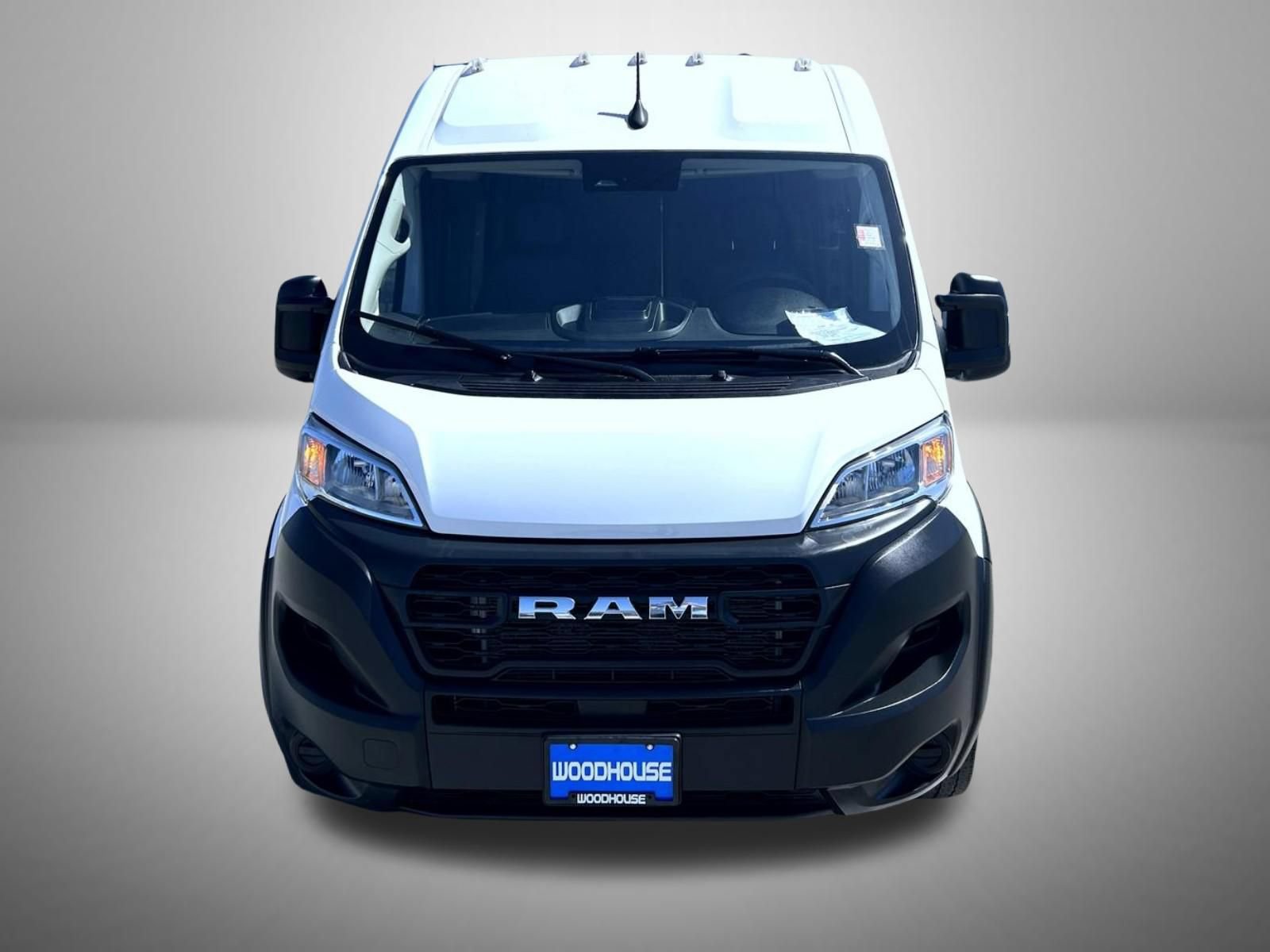 Used 2024 RAM ProMaster 2500 w/ Storage Group FWD image 3