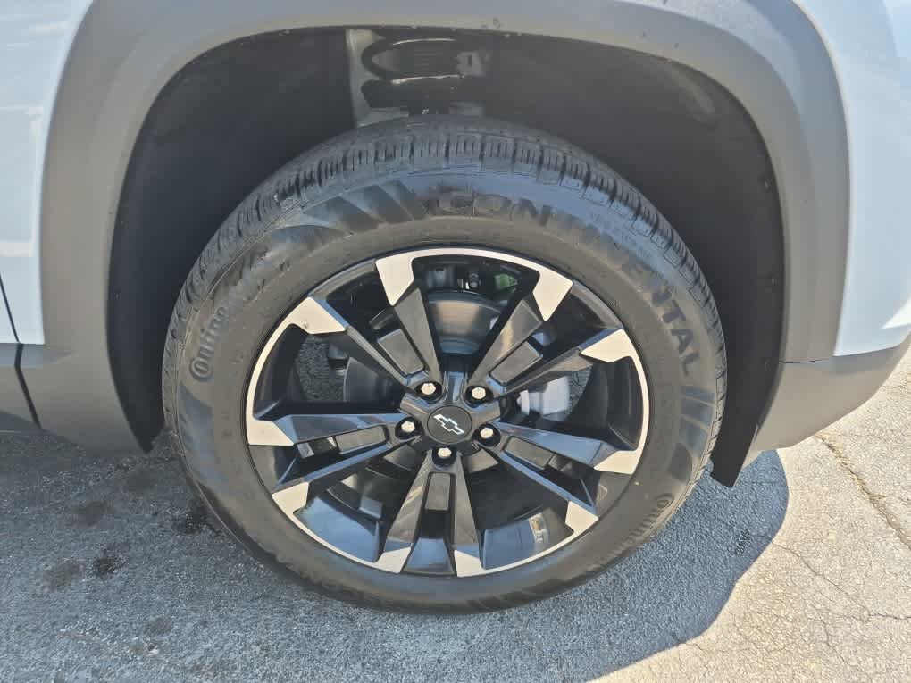 New 2026 Chevrolet Equinox RS w/ Convenience Package III FWD image 9
