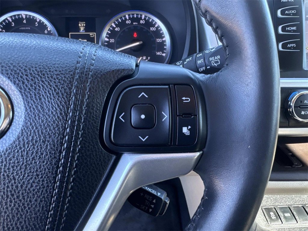 Used 2016 Toyota Highlander XLE image 43