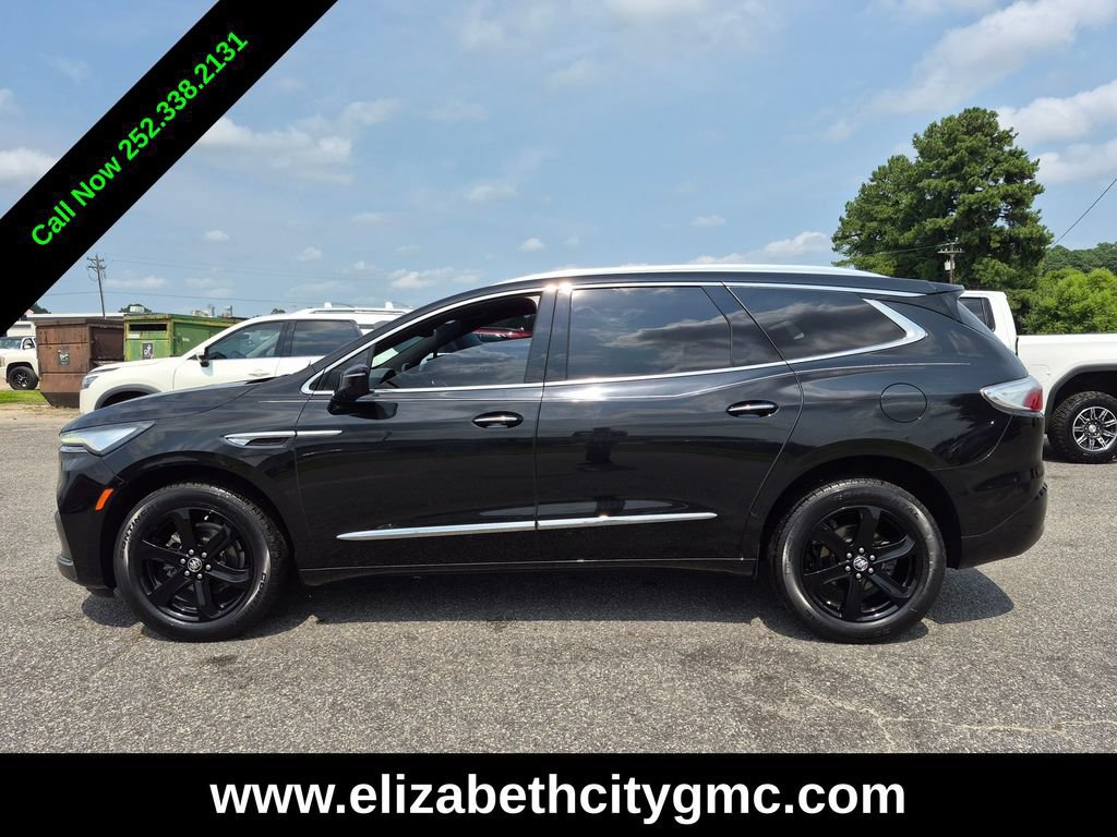 Used 2023 Buick Enclave Essence w/ Sport Touring Edition FWD image 9