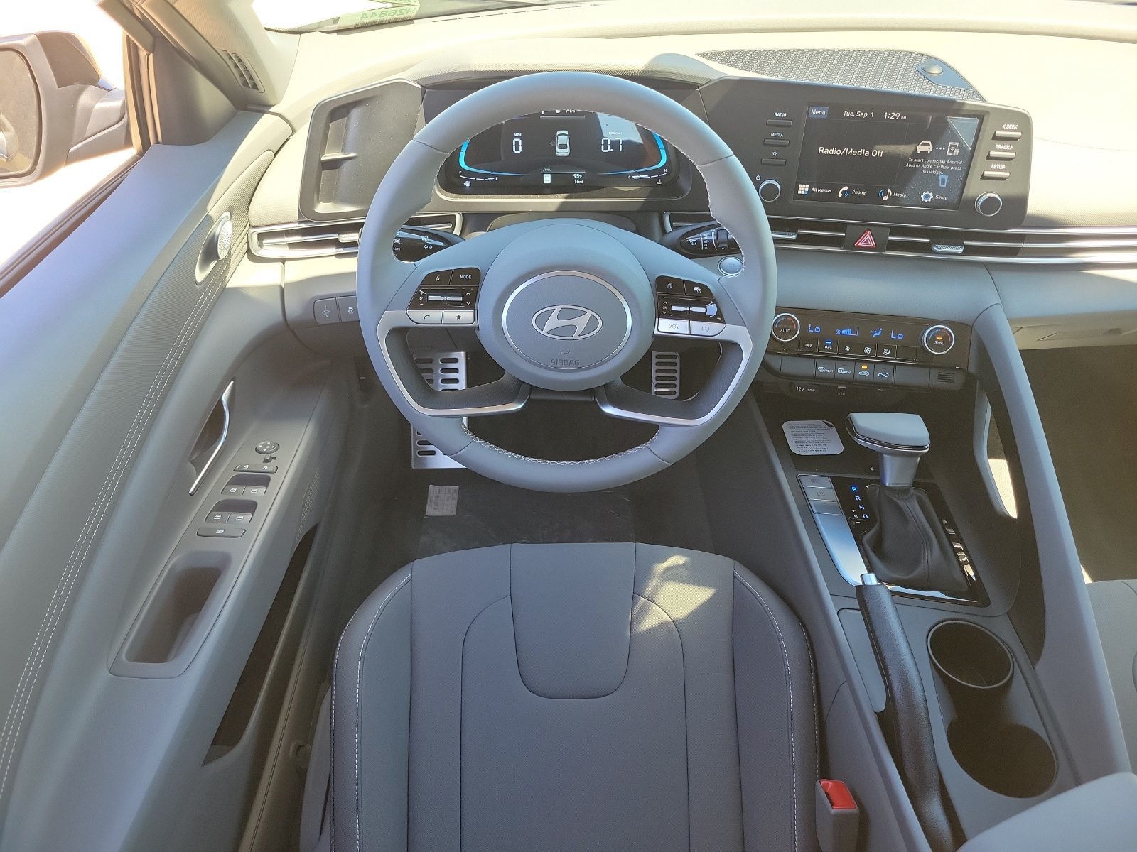 New 2026 Hyundai Elantra SEL Sport FWD image 7