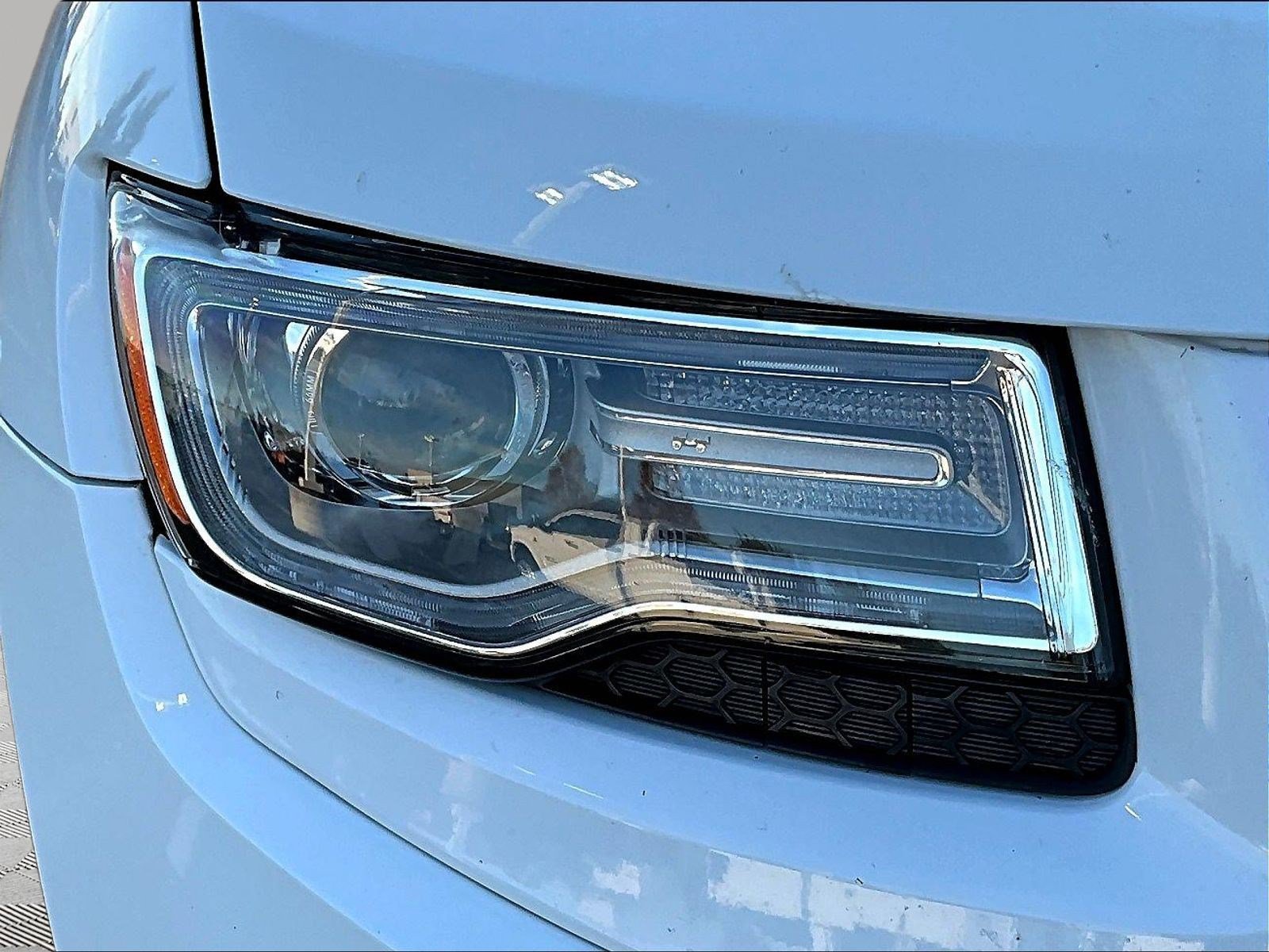 Used 2014 Jeep Grand Cherokee Limited w/ Luxury Group II AWD/4WD image 32