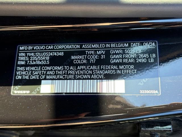 Used 2025 Volvo XC40 B5 Core image 36