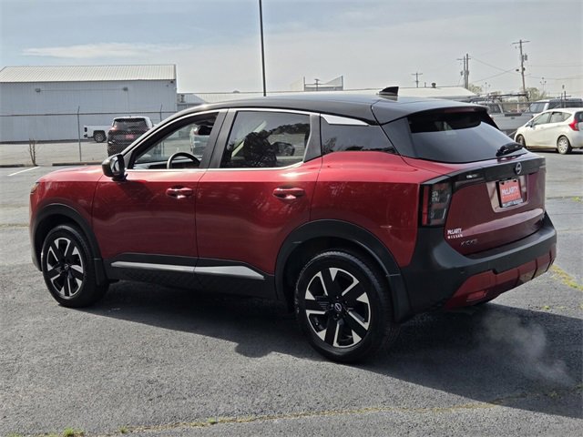 Used 2025 Nissan Kicks SV image 3