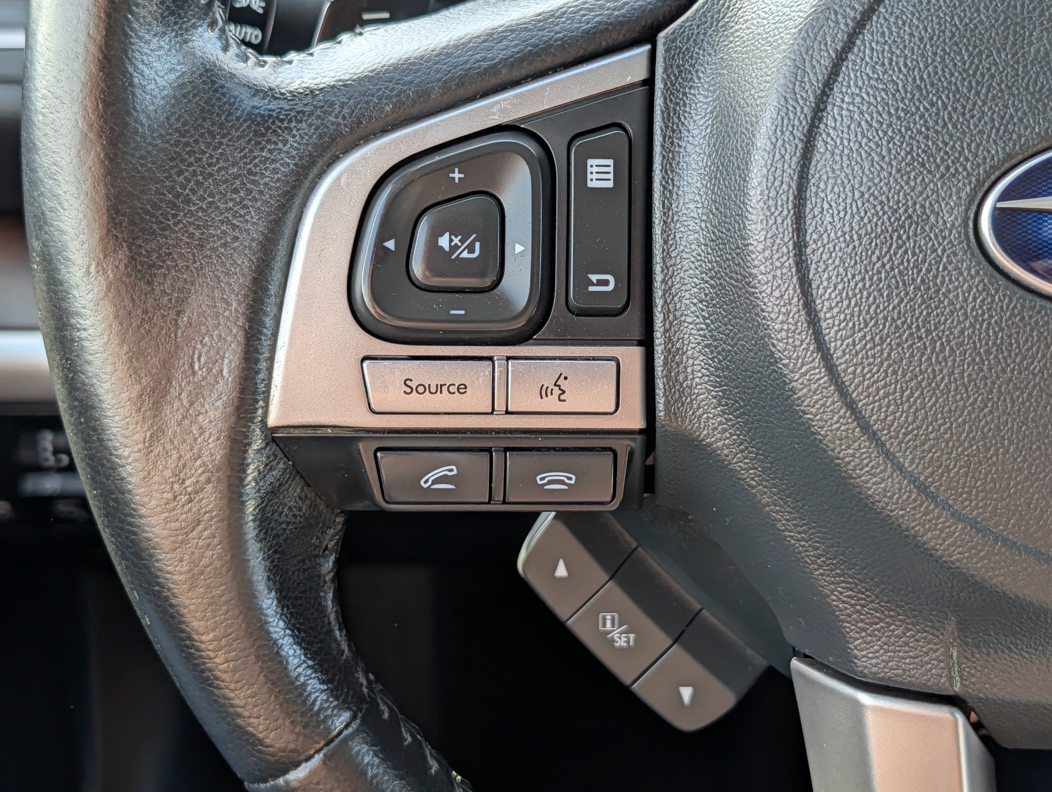 Used 2015 Subaru Outback 2.5i Limited AWD/4WD image 31