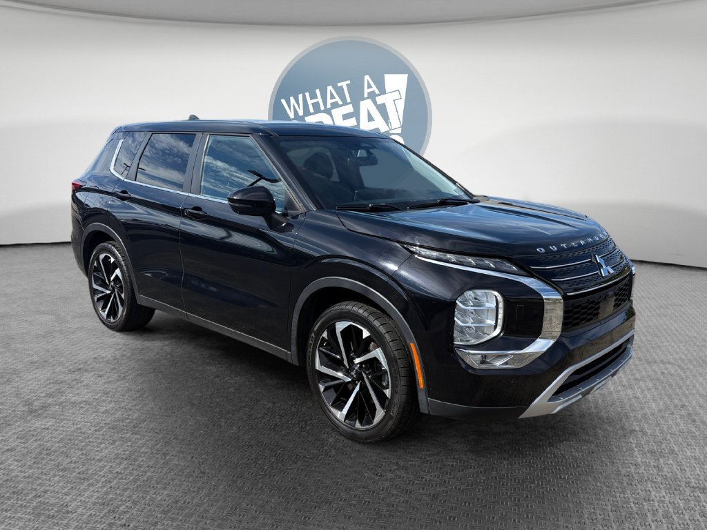 Used 2022 Mitsubishi Outlander SE AWD/4WD image 1