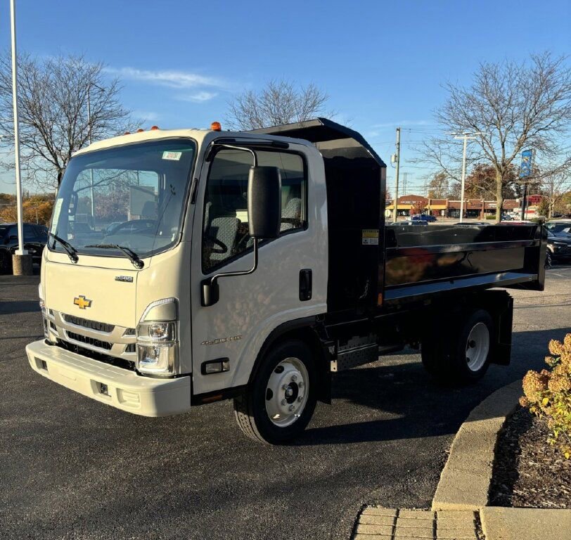 New 2024 Chevrolet Low Cab Forward image 3