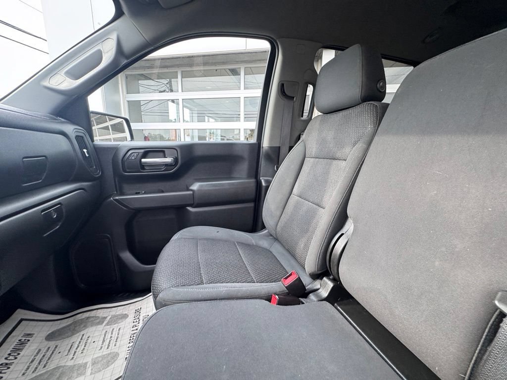 Used 2020 Chevrolet Silverado 1500 Custom w/ Custom Value Package AWD/4WD image 18