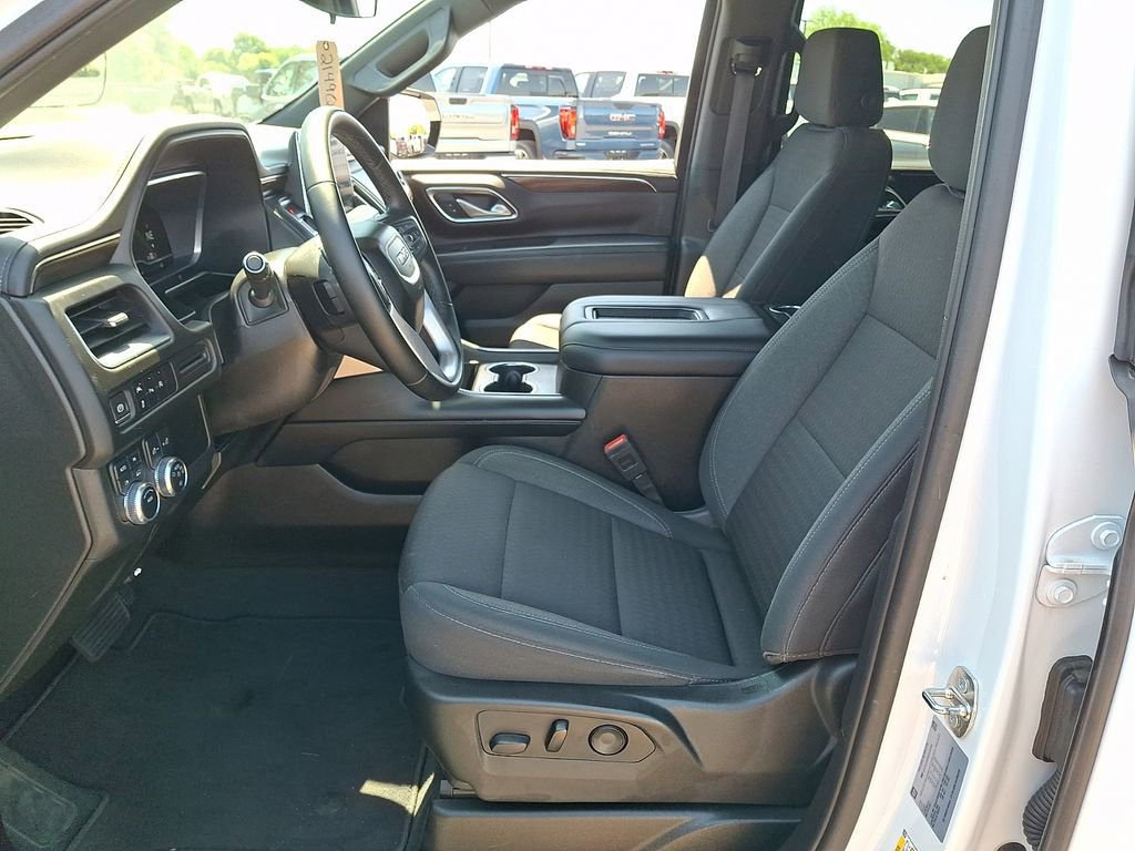 Used 2023 GMC Yukon SLE w/ Gmc Pro Safety Plus Package AWD/4WD image 16