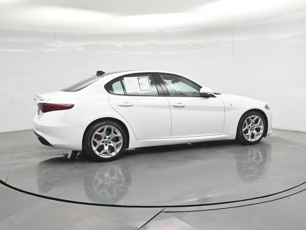 Used 2022 Alfa Romeo Giulia Ti RWD image 24