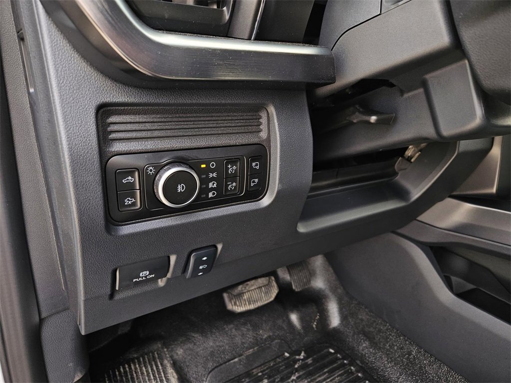 New 2026 Ford F250 Lariat w/ Black Appearance Package image 14
