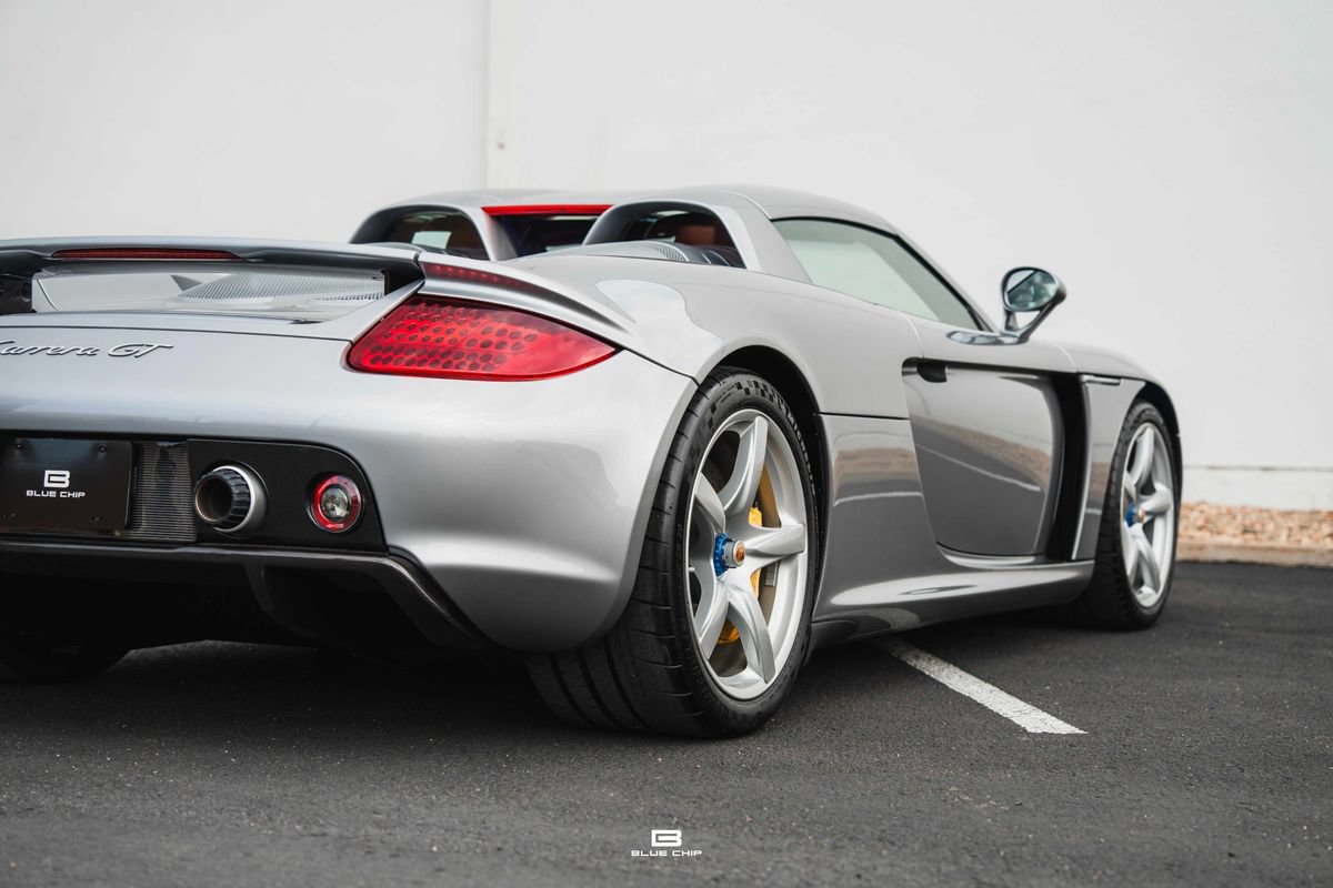Used 2004 Porsche Carrera GT RWD image 19