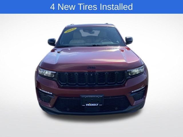Used 2023 Jeep Grand Cherokee Limited w/ Luxury Tech Group II AWD/4WD image 2
