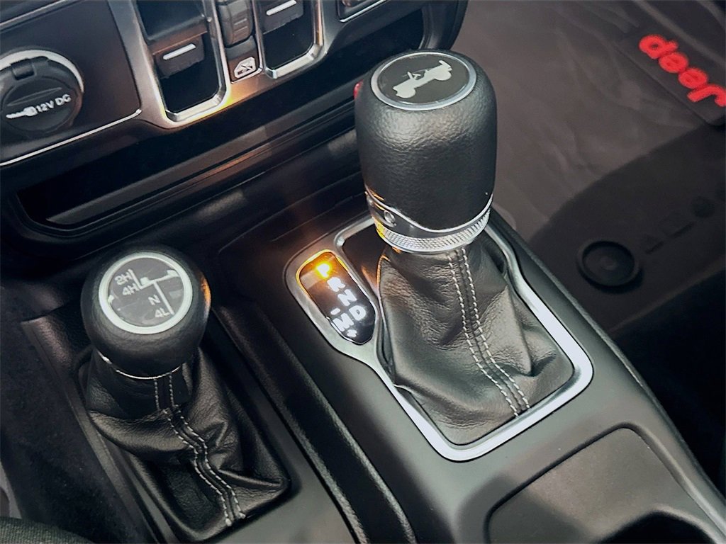 Used 2024 Jeep Wrangler Sahara w/ Safety Group image 28