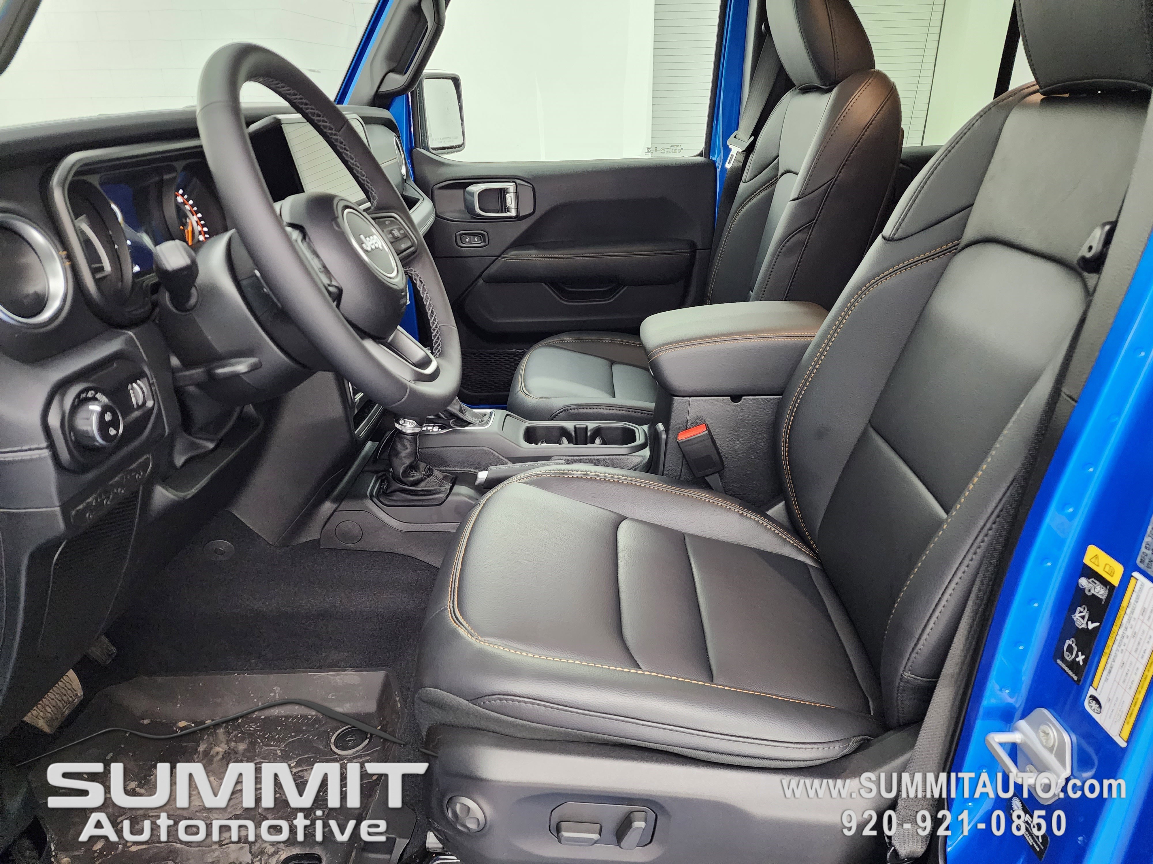 New 2026 Jeep Gladiator Sahara image 8