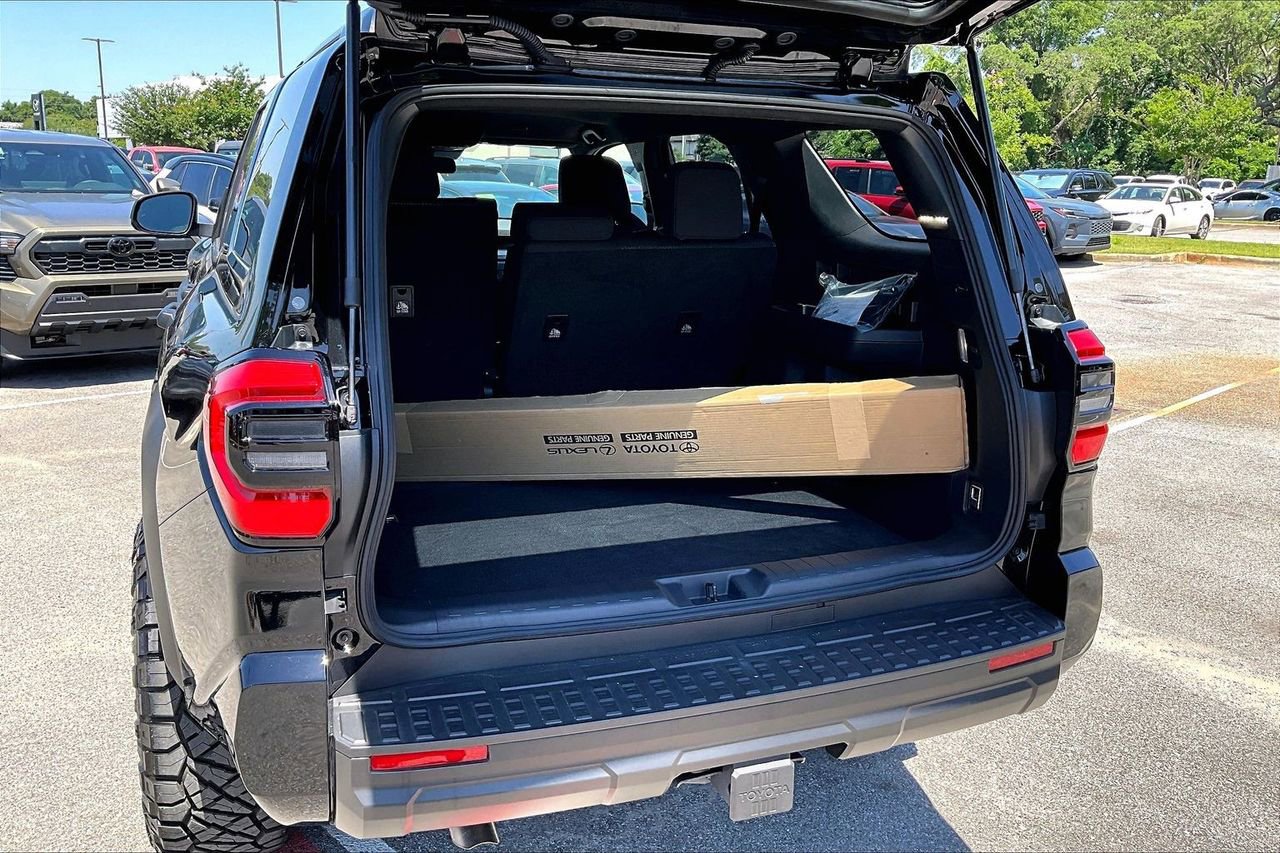 Used 2025 Toyota 4Runner SR5 AWD/4WD image 35