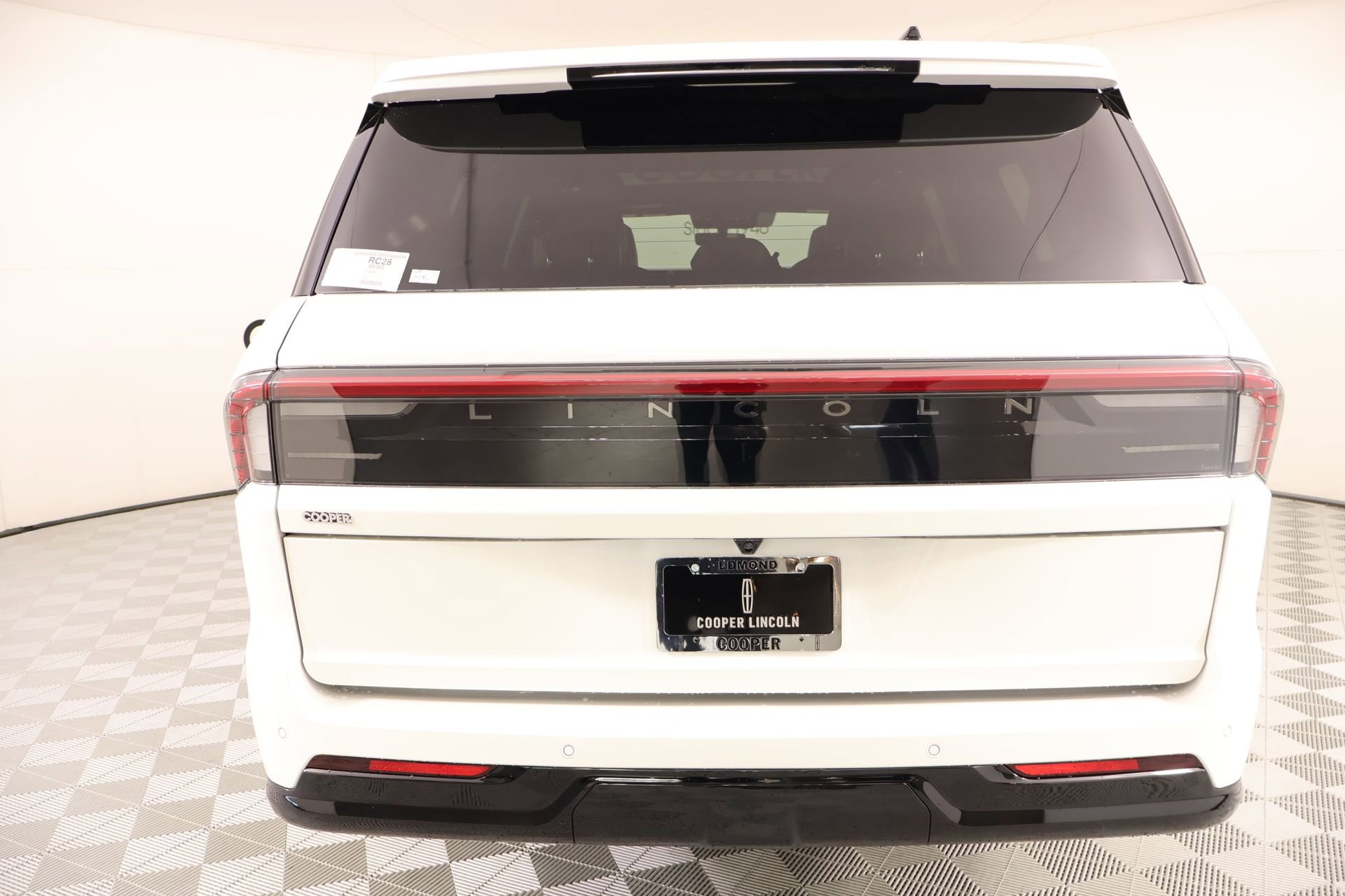 New 2026 Lincoln Navigator L Black Label AWD/4WD image 24