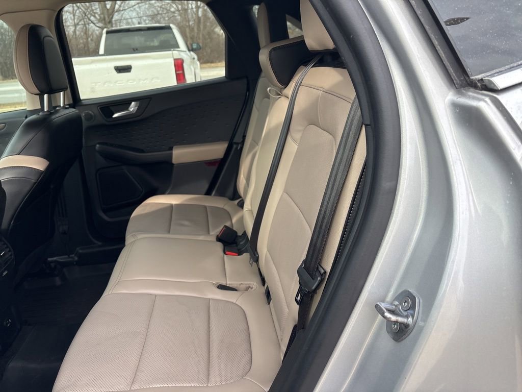 Used 2020 Ford Escape Titanium image 19