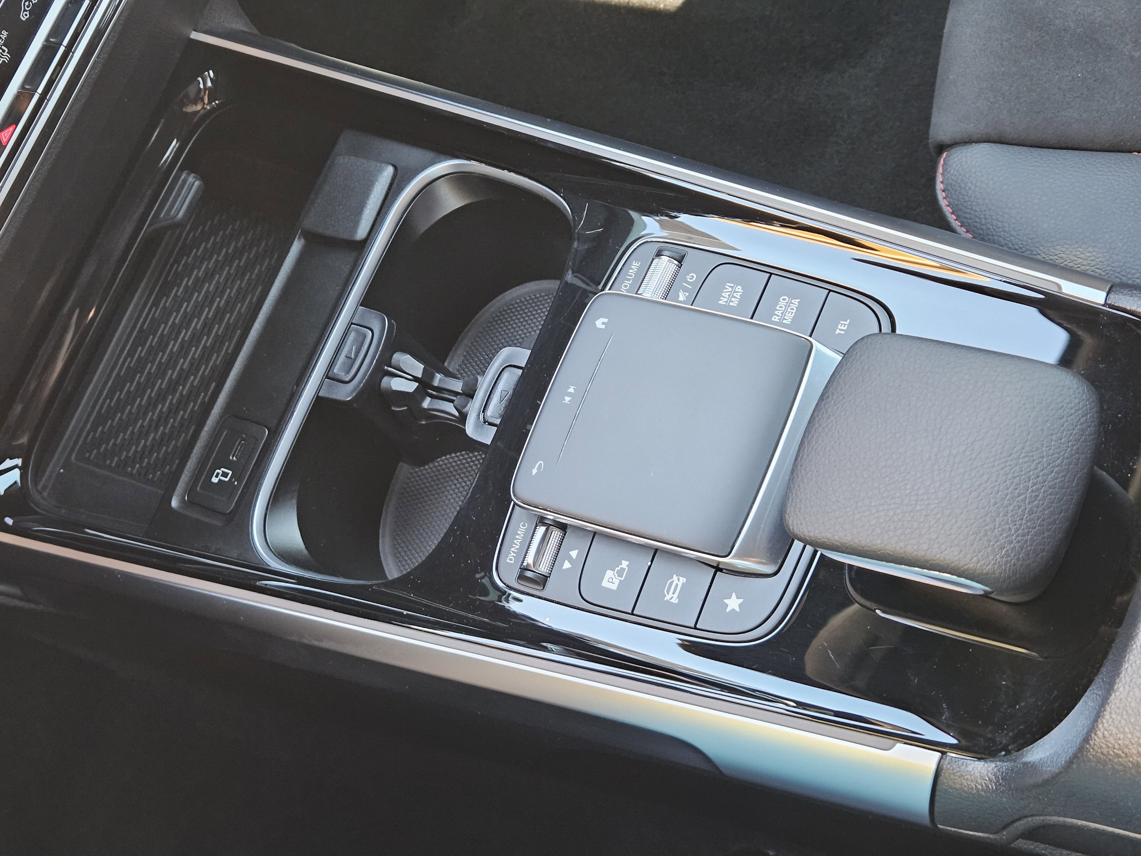 Used 2023 Mercedes-Benz EQB 300 4MATIC image 21