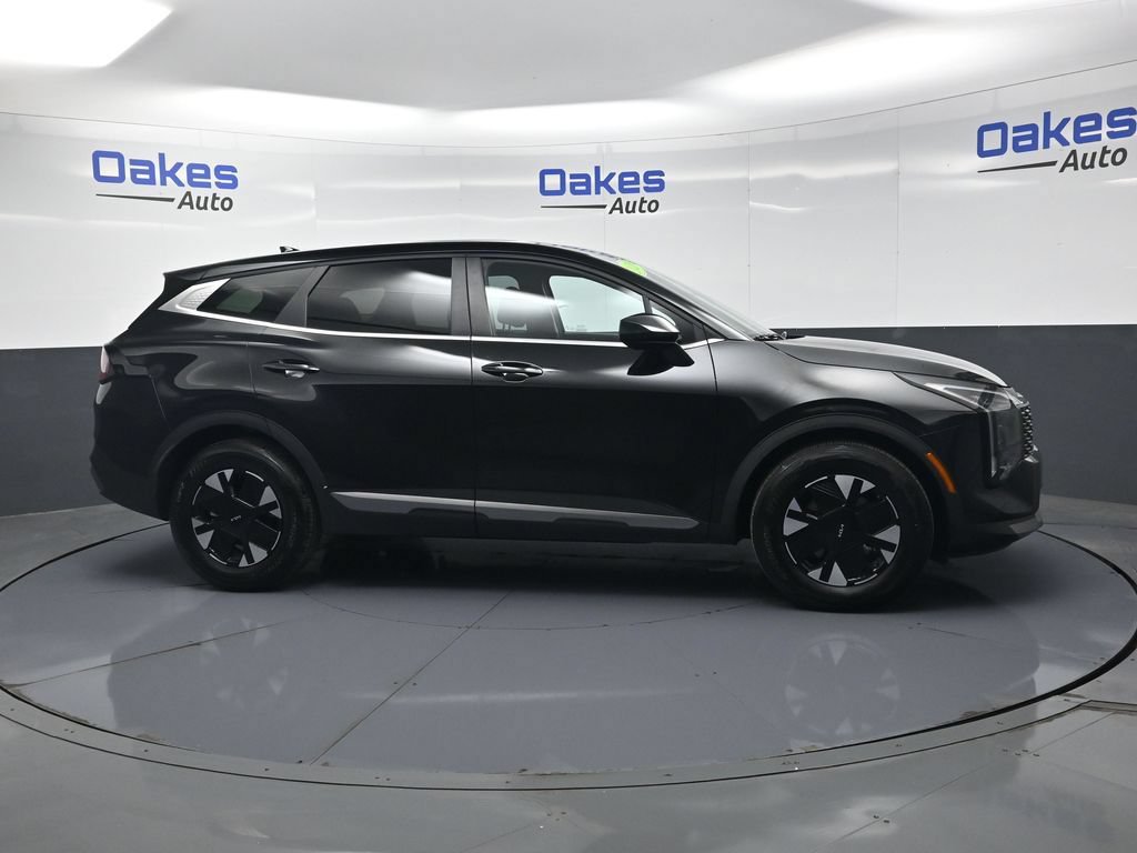 Certified 2026 Kia Sportage LX FWD image 8