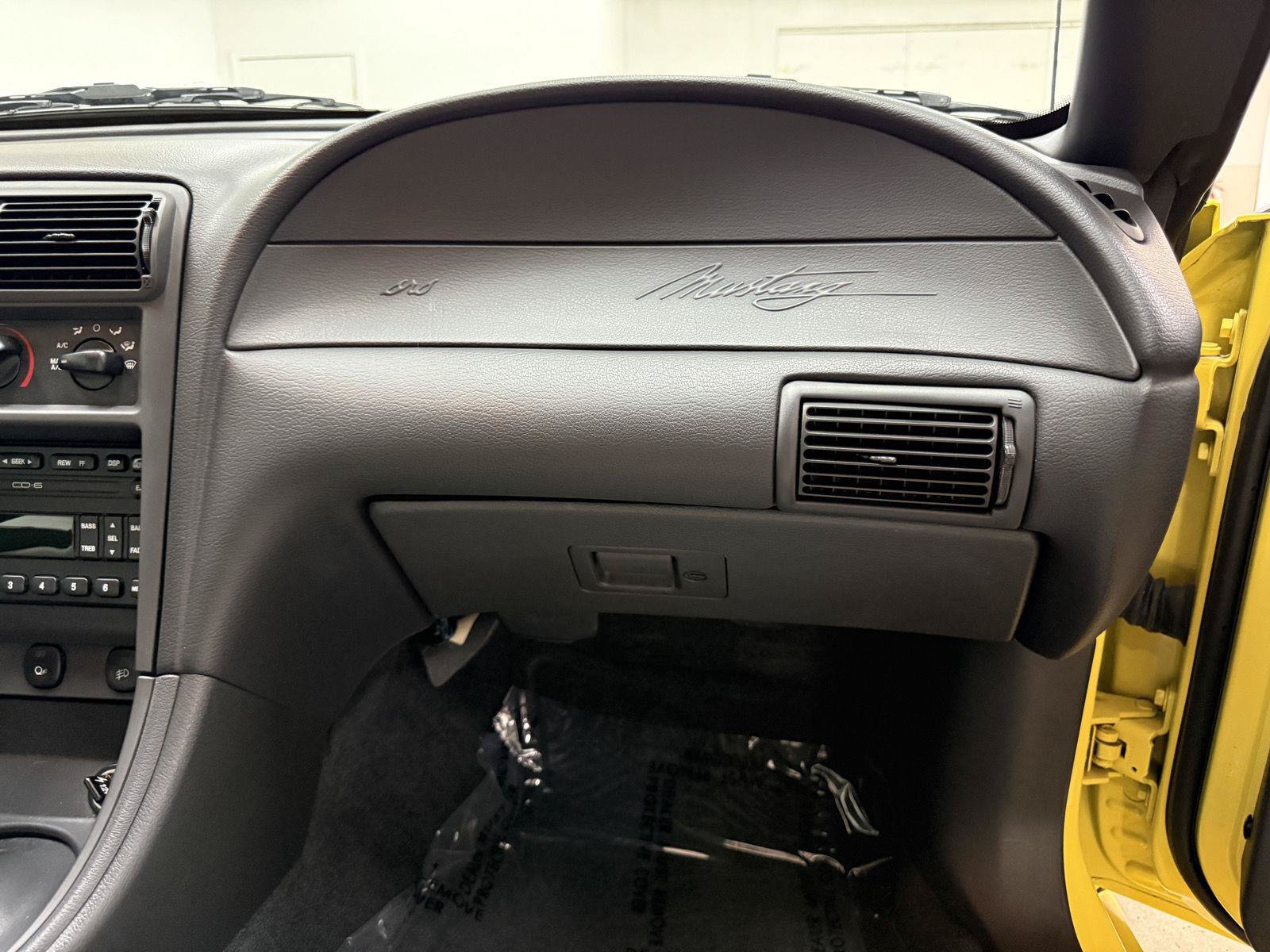 Used 2001 Ford Mustang GT Premium RWD image 26