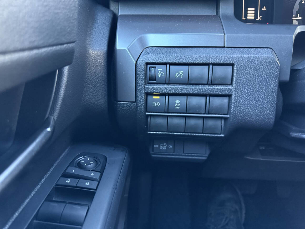 Used 2025 Toyota Tacoma SR5 image 25