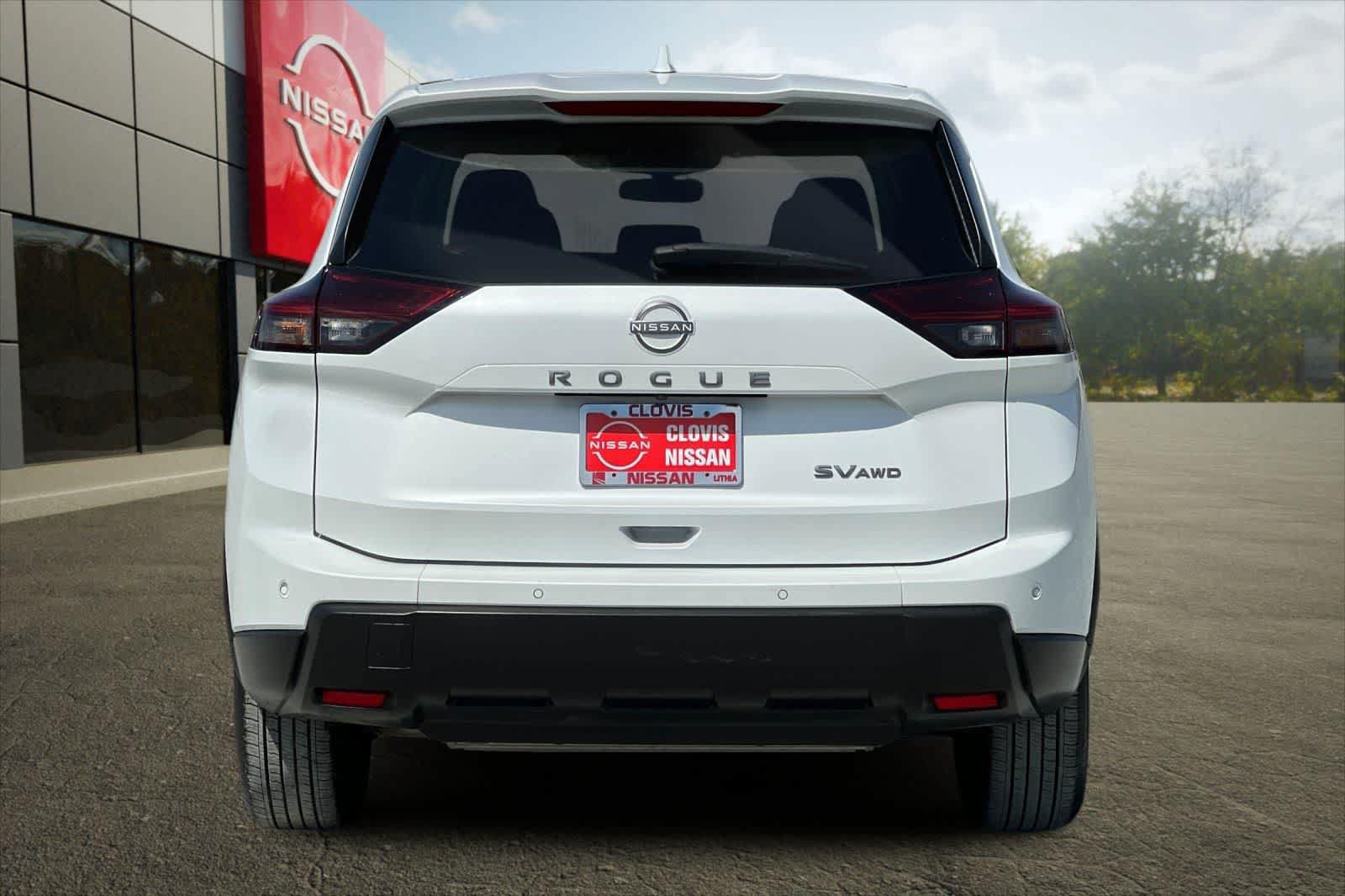 Used 2024 Nissan Rogue SV AWD/4WD image 8